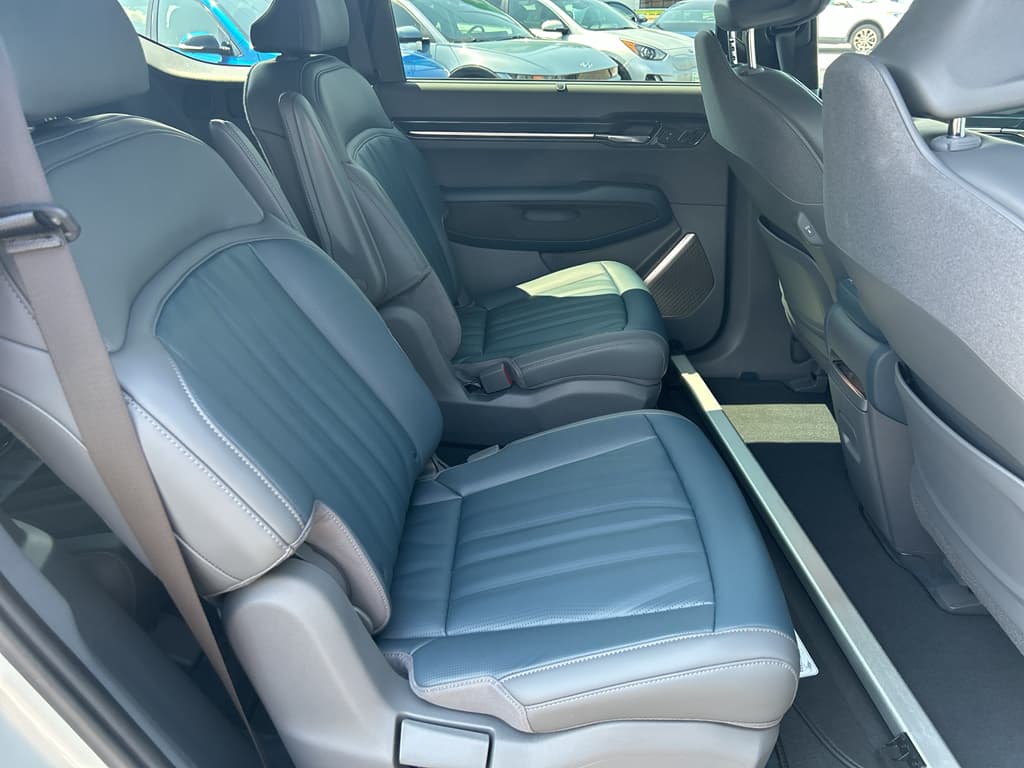 2024 Kia EV9 view 24