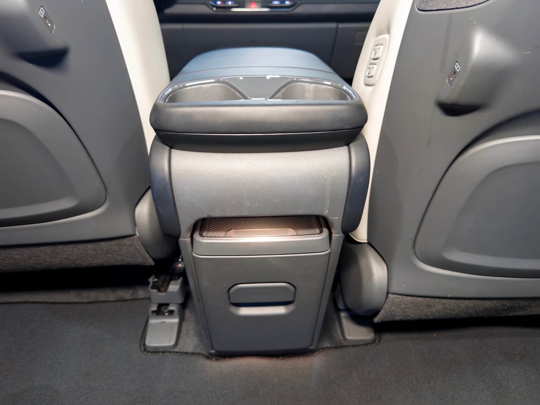2024 Kia EV9 view 21