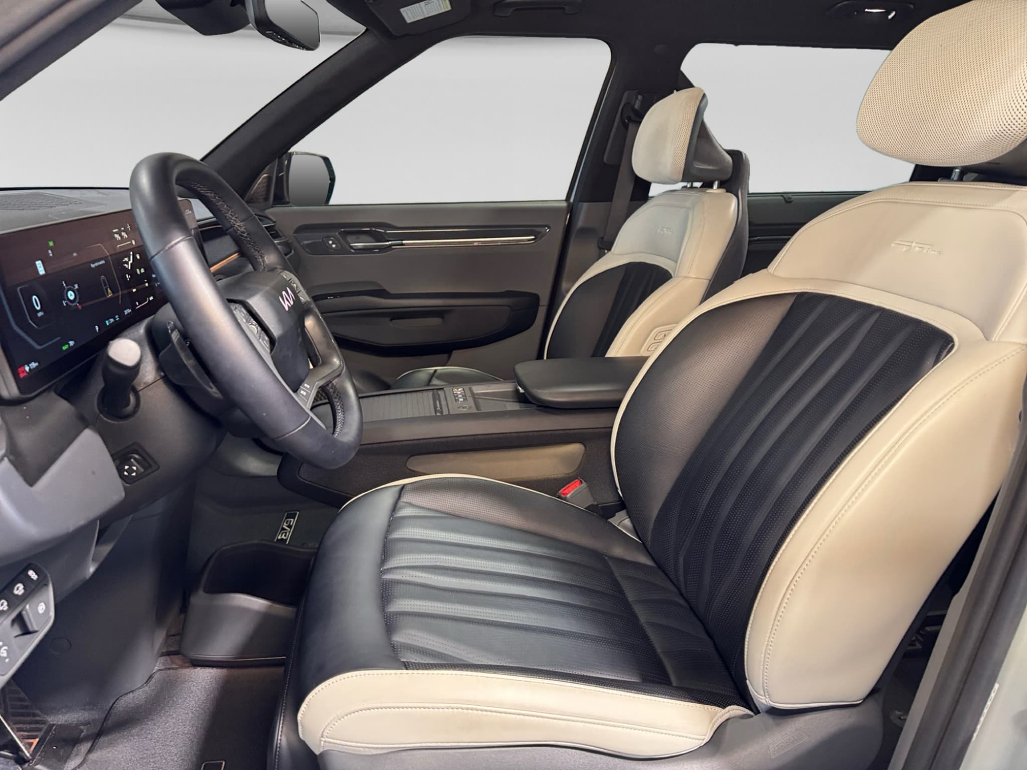 2024 Kia EV9 view 16