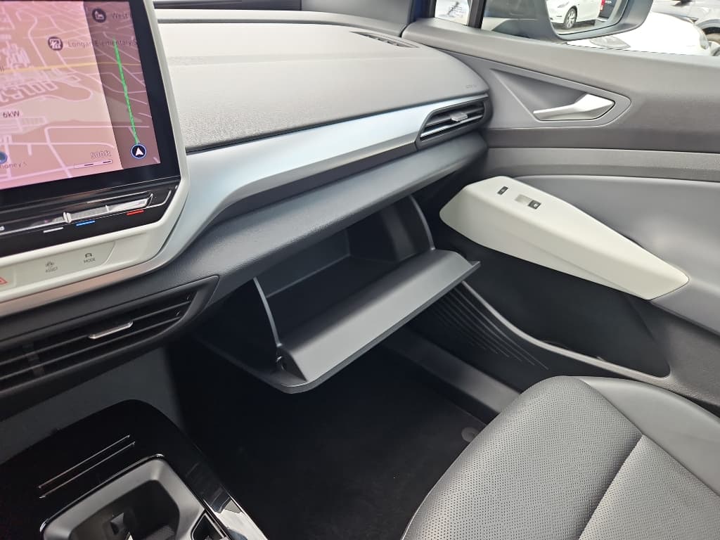 2021 Volkswagen ID.4 view 17