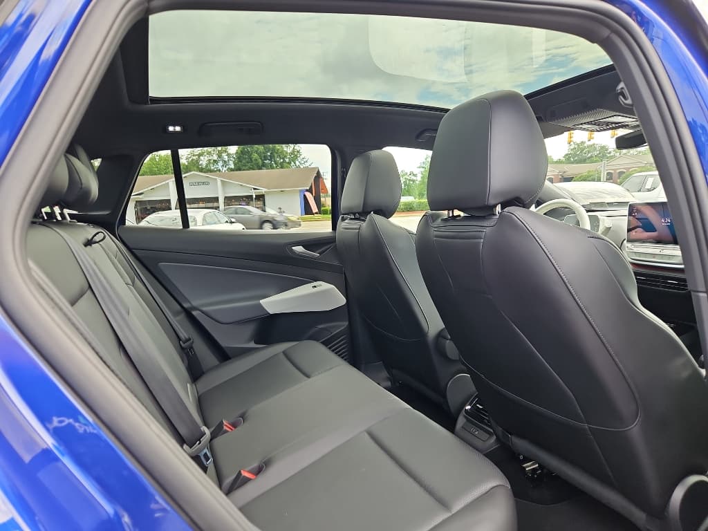 2021 Volkswagen ID.4 view 19