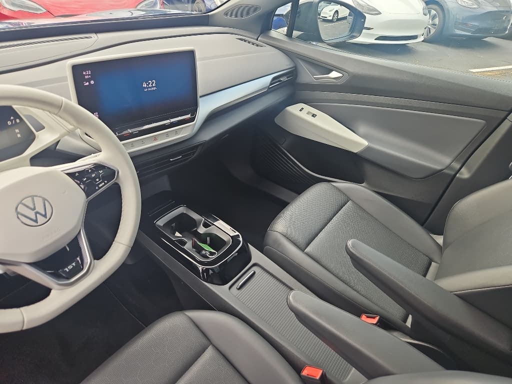 2021 Volkswagen ID.4 view 16