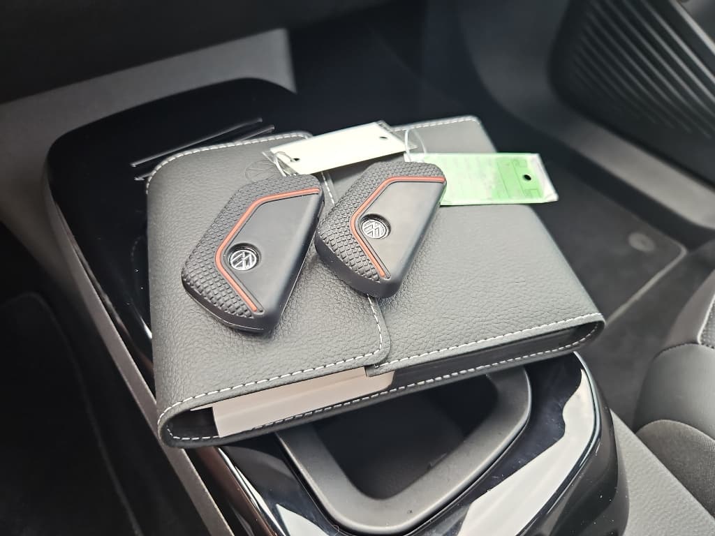 2021 Volkswagen ID.4 view 18