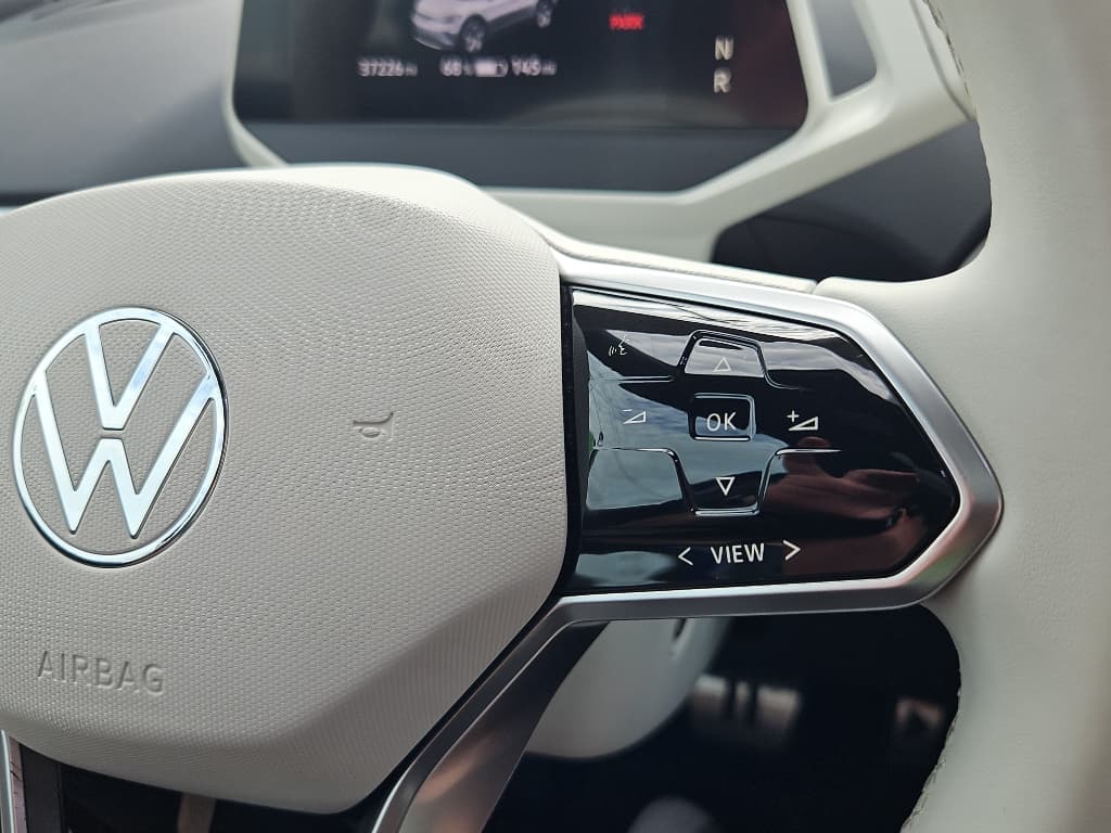 2021 Volkswagen ID.4 view 10
