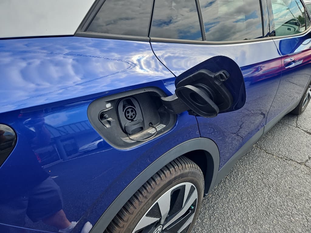 2021 Volkswagen ID.4 view 5