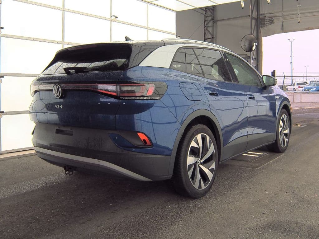 2021 Volkswagen ID.4 view 4
