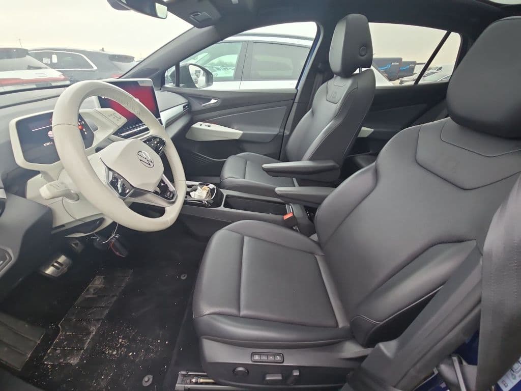 2021 Volkswagen ID.4 view 7