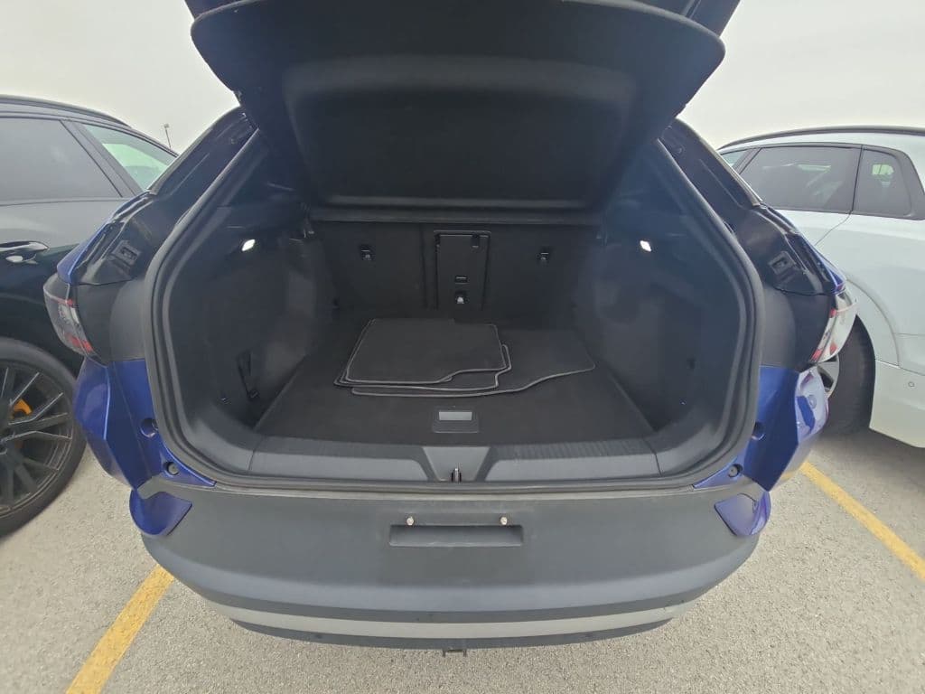 2021 Volkswagen ID.4 view 9