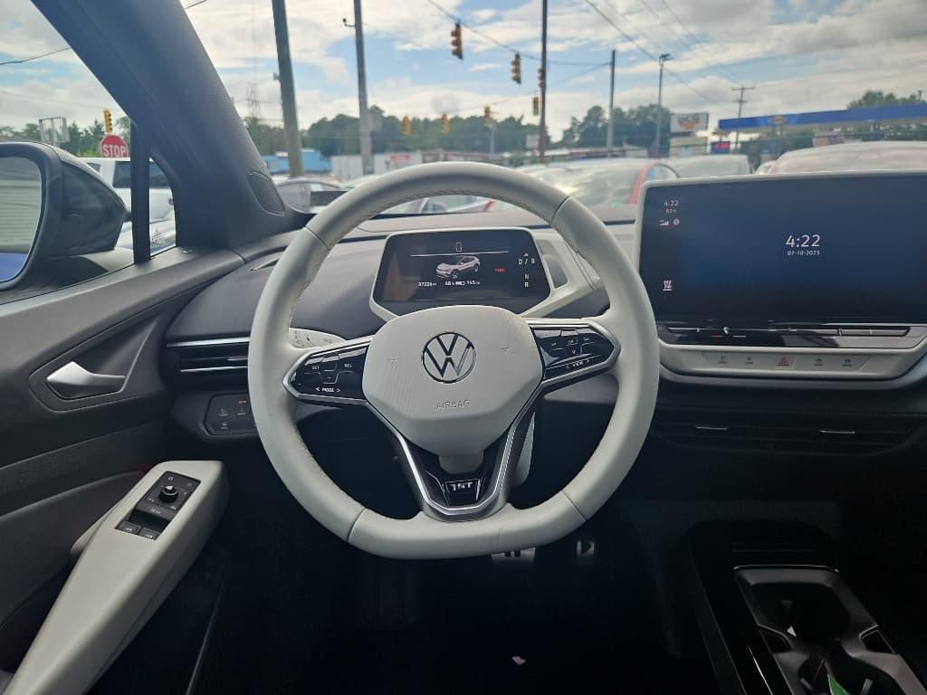 2021 Volkswagen ID.4 view 8