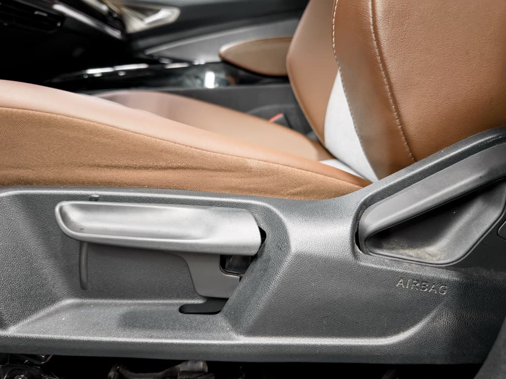 2023 Volkswagen ID.4 view 7