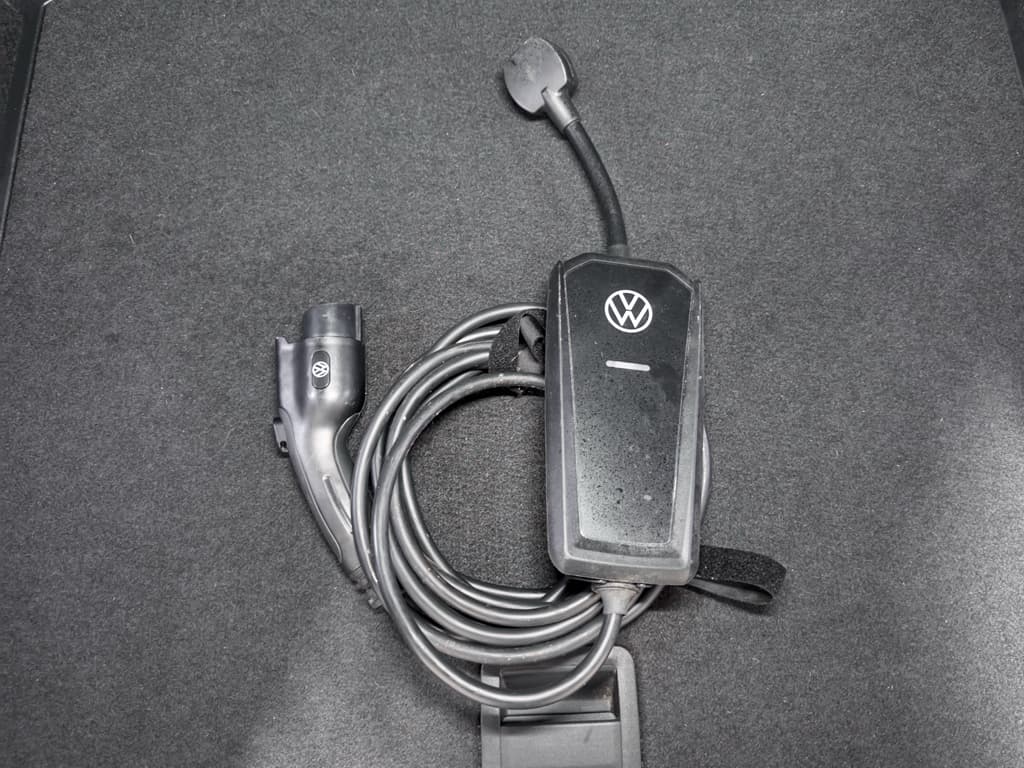 2023 Volkswagen ID.4 view 6