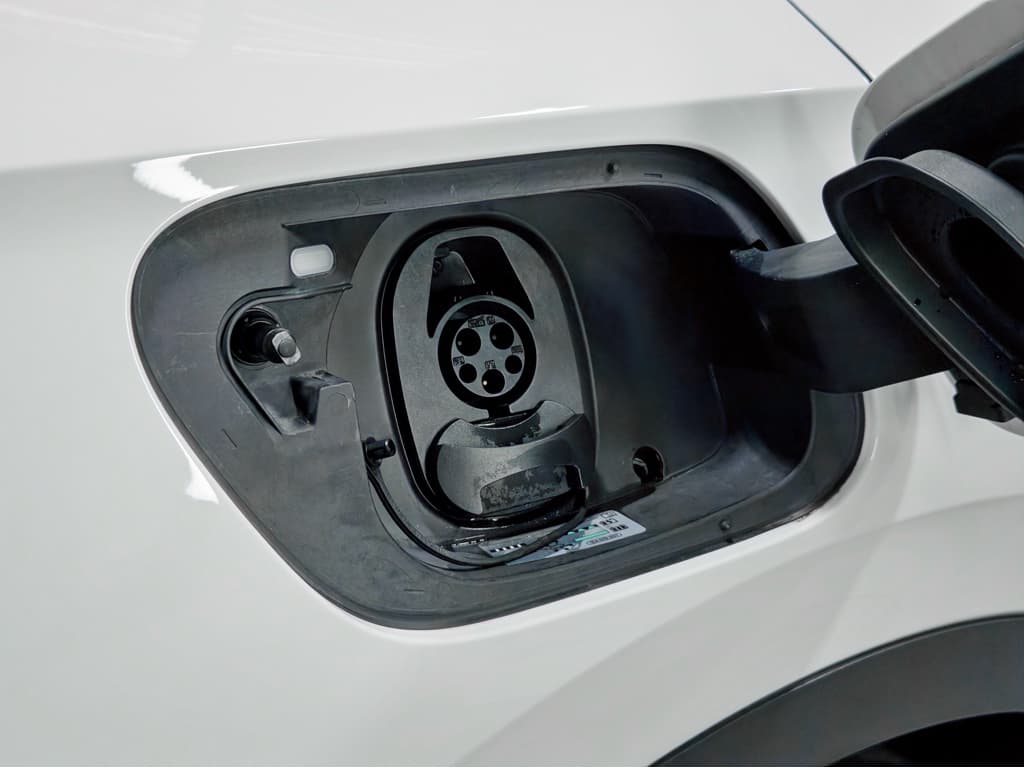 2023 Volkswagen ID.4 view 5