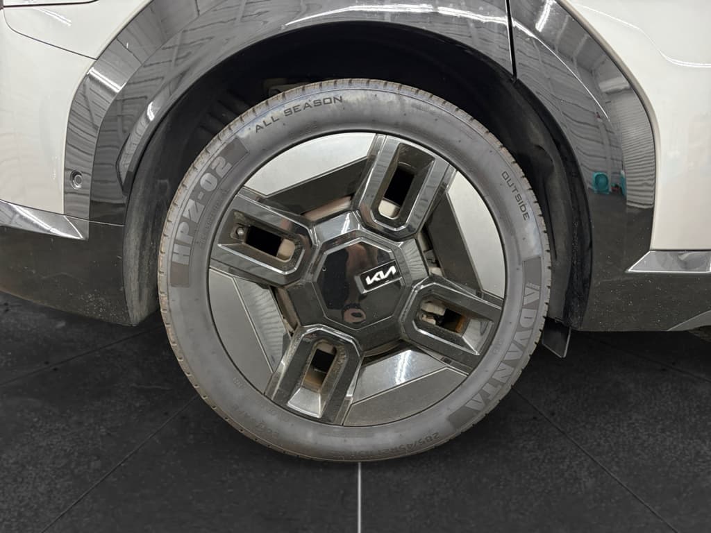 2024 Kia EV9 view 37