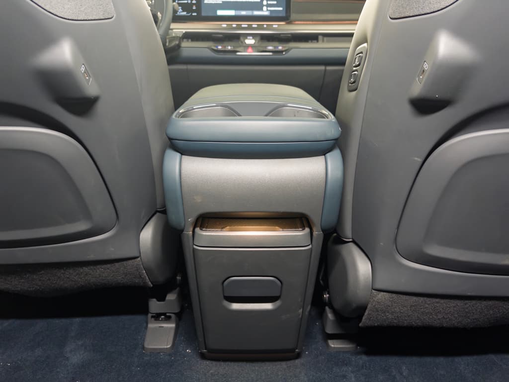 2024 Kia EV9 view 22
