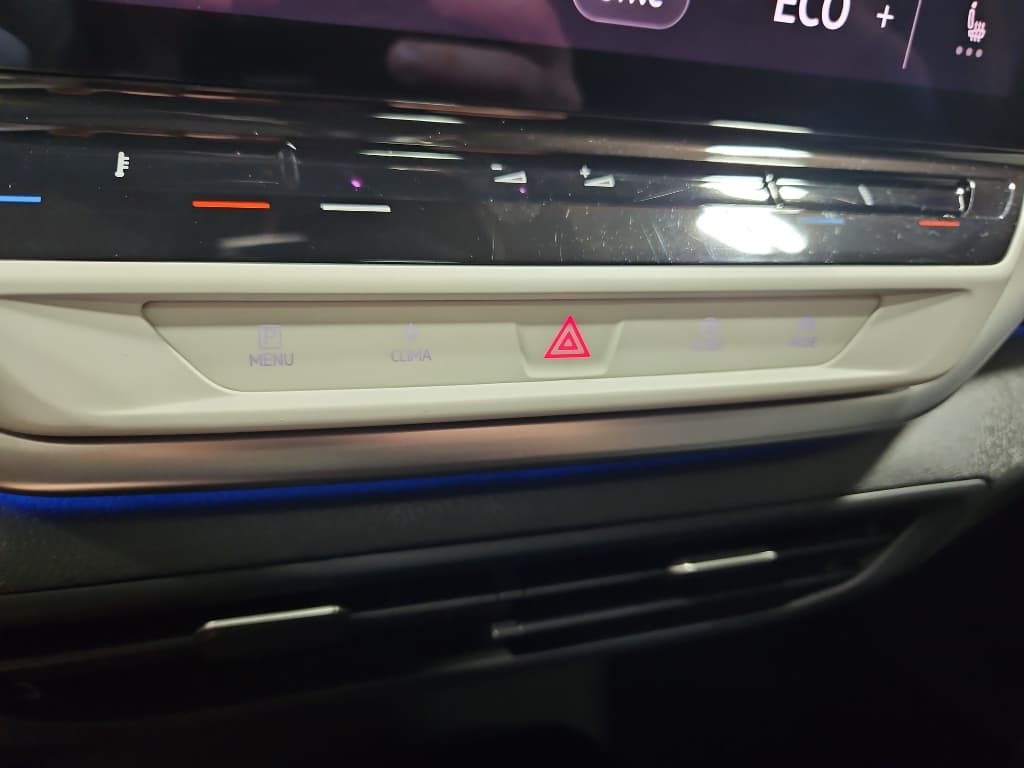 2021 Volkswagen ID.4 view 16