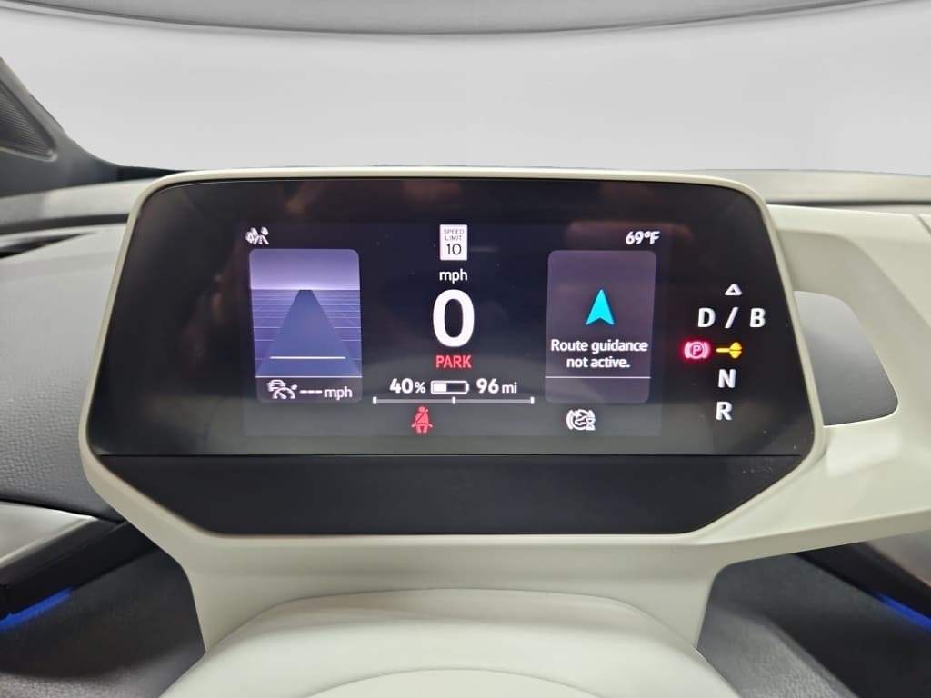 2021 Volkswagen ID.4 view 8
