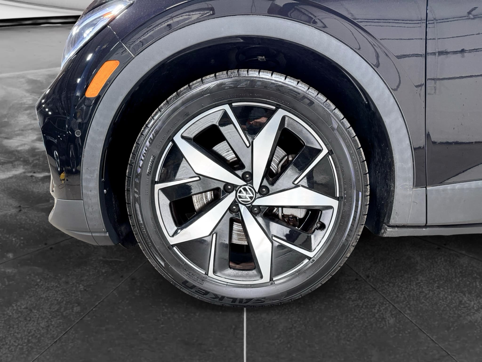2023 Volkswagen ID.4 view 27
