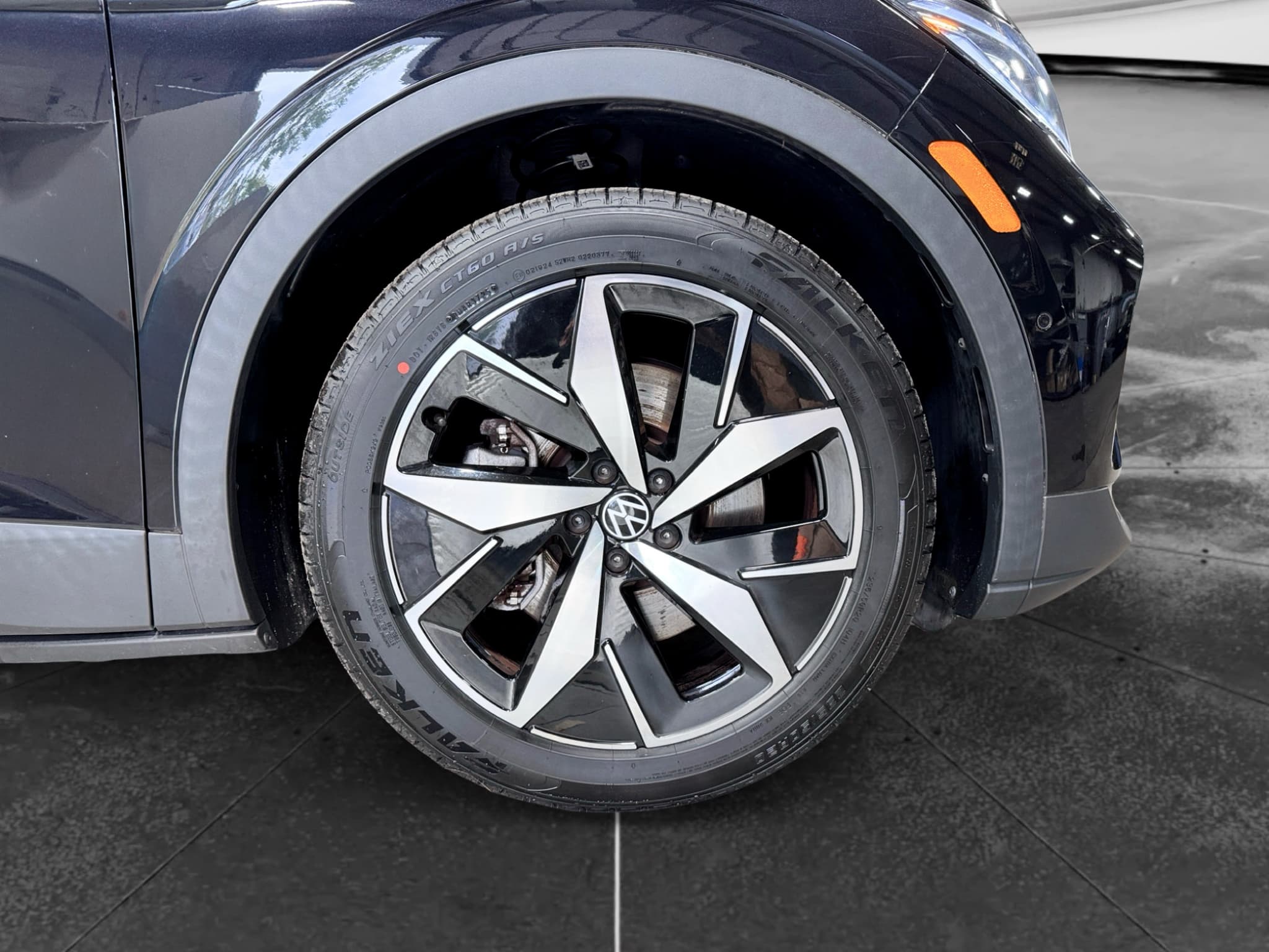 2023 Volkswagen ID.4 view 33