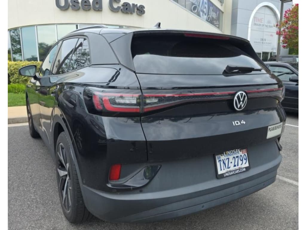 2023 Volkswagen ID.4 view 4