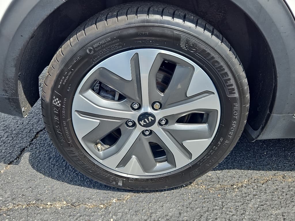 2019 Kia Niro EV view 33