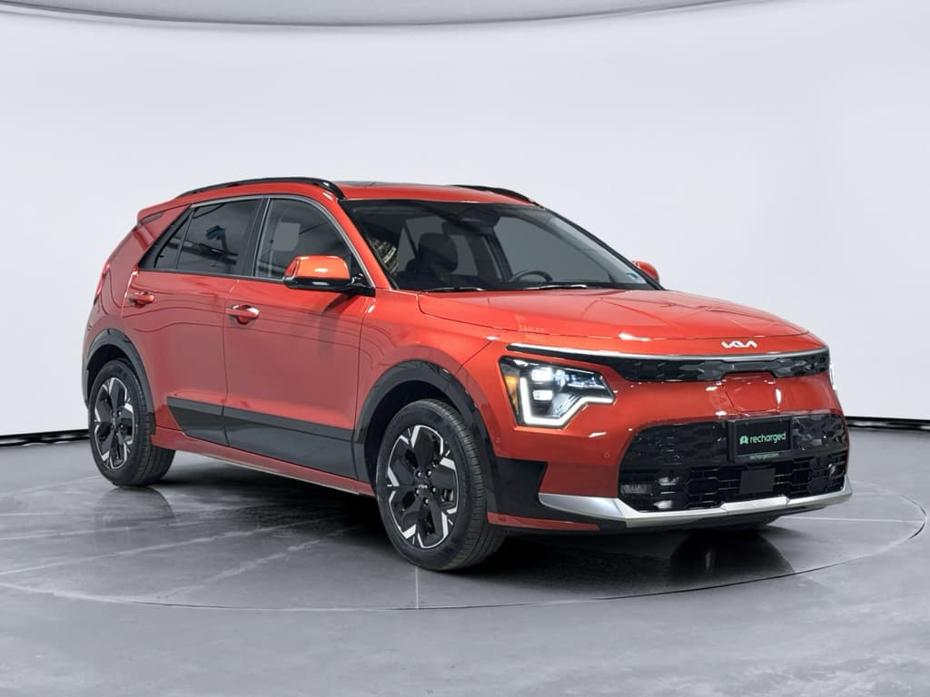 2023 Kia Niro EV view 4