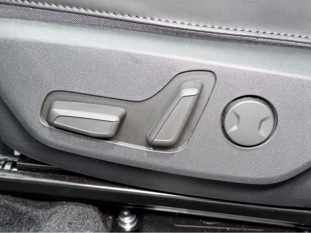 2023 Kia Niro EV view 6