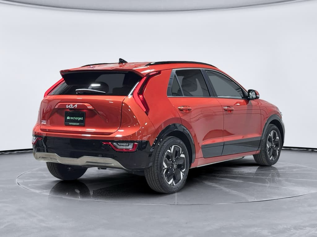2023 Kia Niro EV view 3