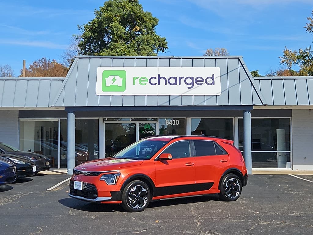 2023 Kia Niro EV view 1