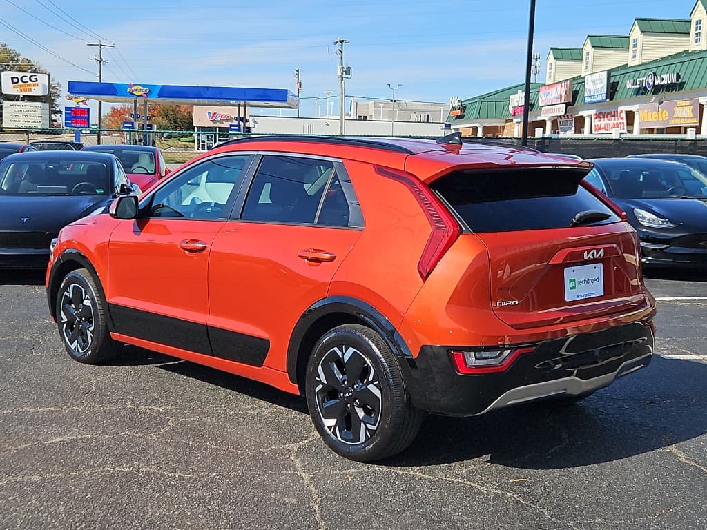 2023 Kia Niro EV view 5