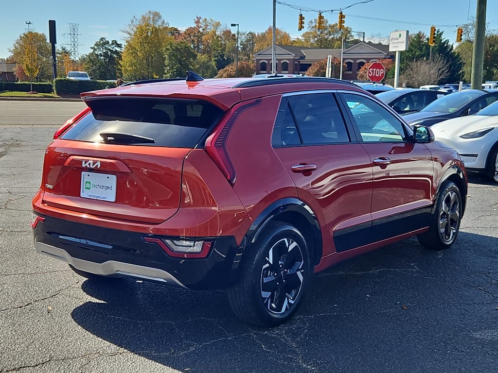 2023 Kia Niro EV view 7