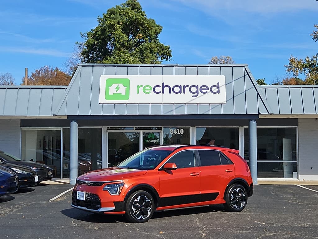 2023 Kia Niro EV view 4