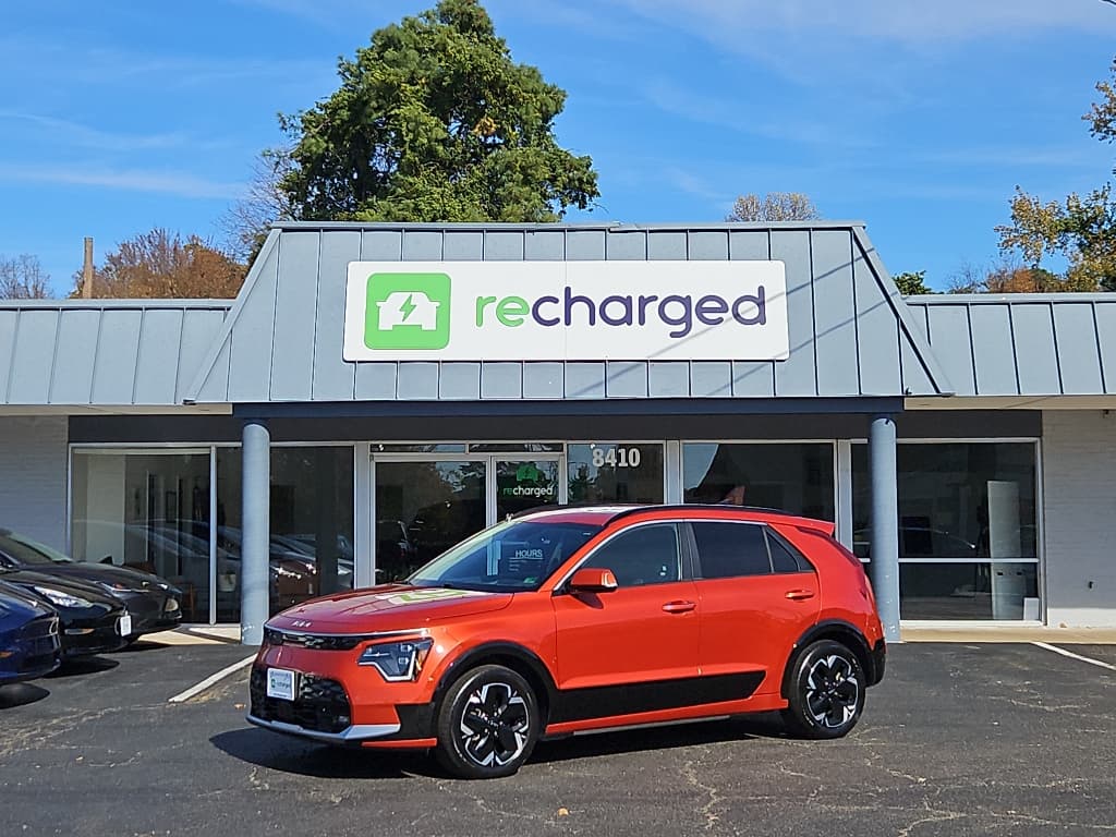 2023 Kia Niro EV view 3