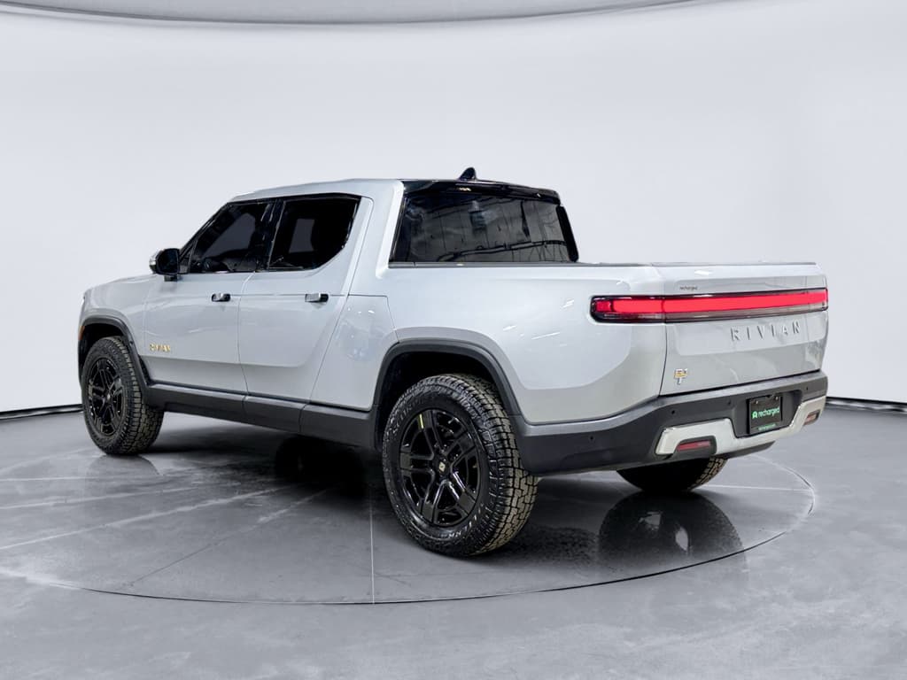 2023 Rivian R1T view 2