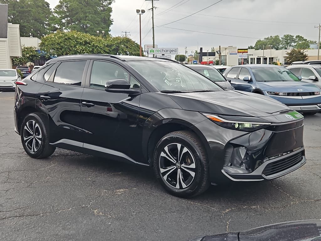 2023 Toyota bZ4X view 4