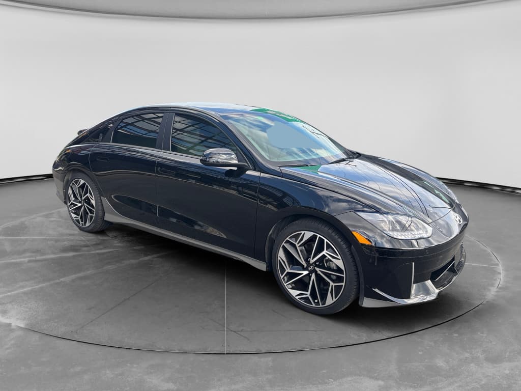 2023 Hyundai IONIQ 6 view 4