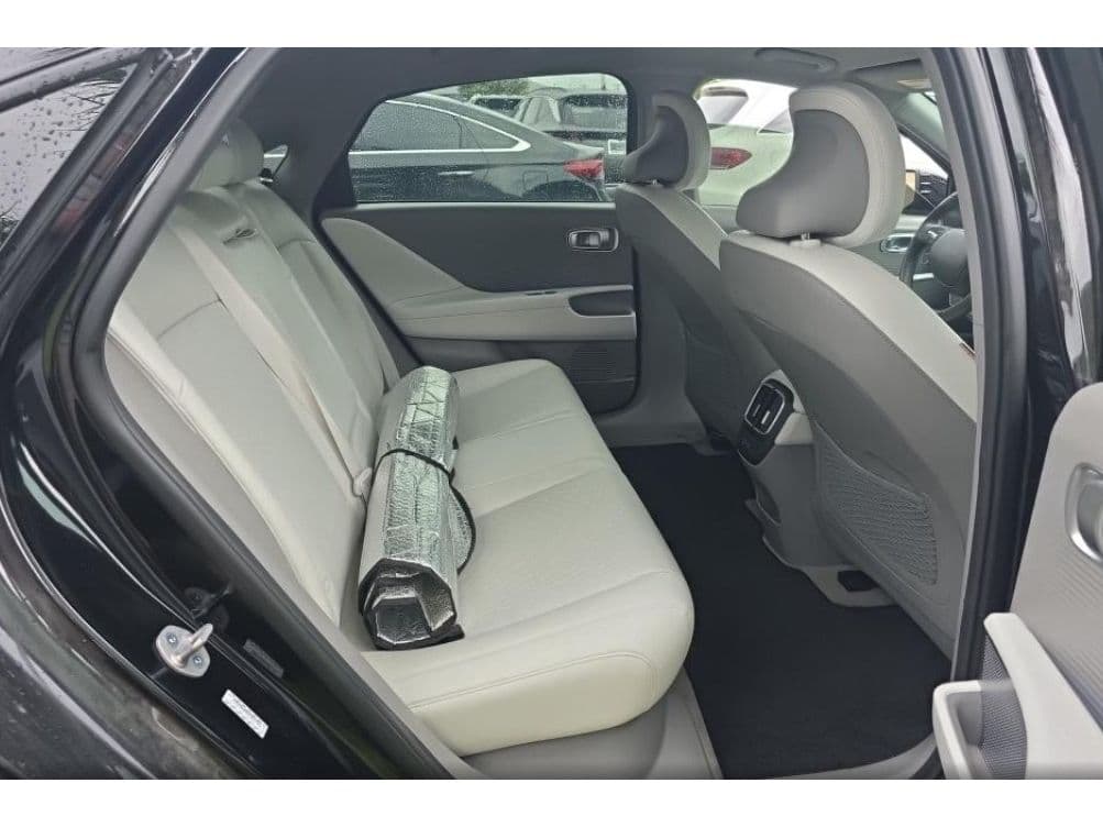 2023 Hyundai IONIQ 6 view 6