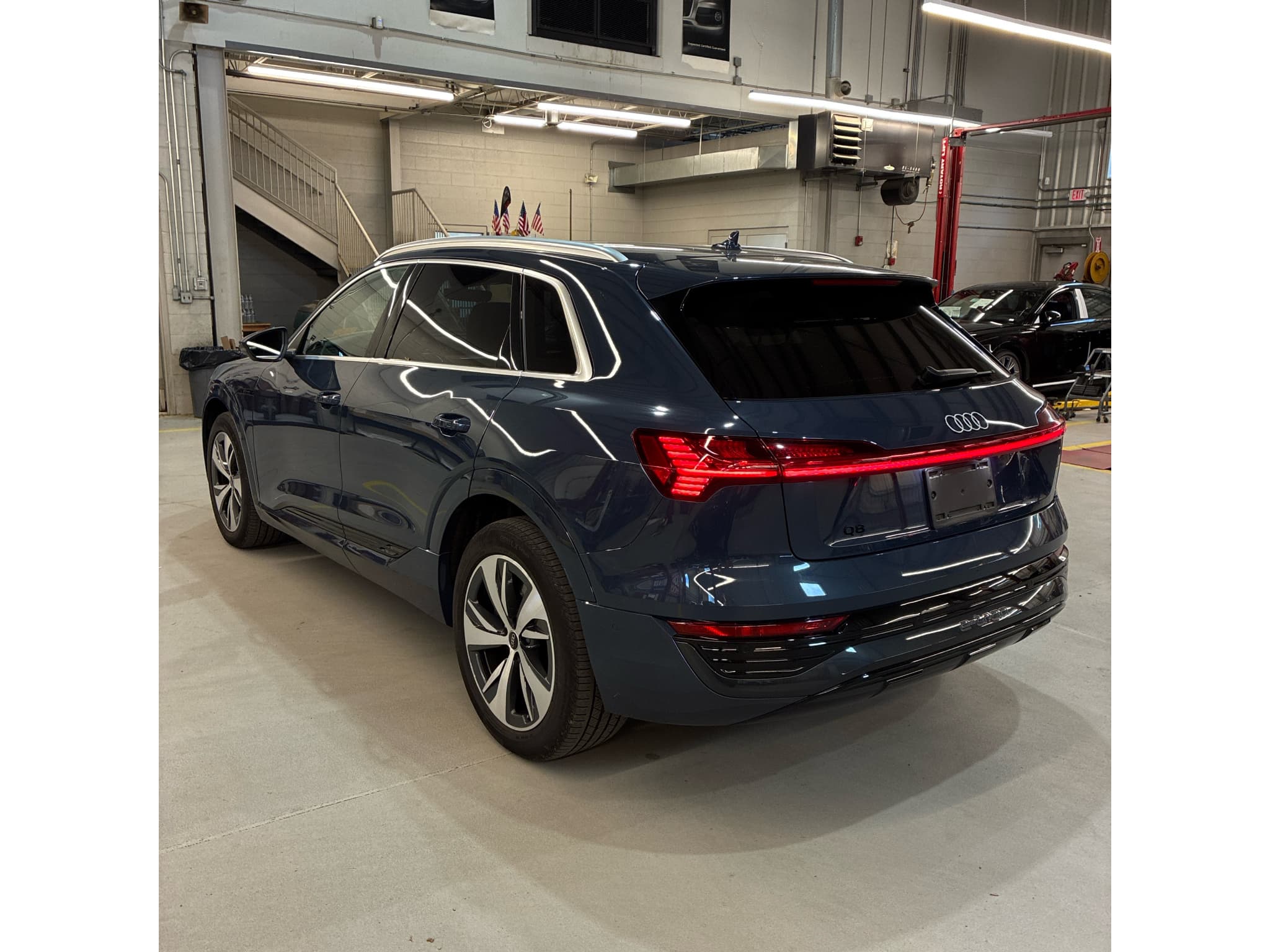 2024 Audi Q8 e-tron view 2