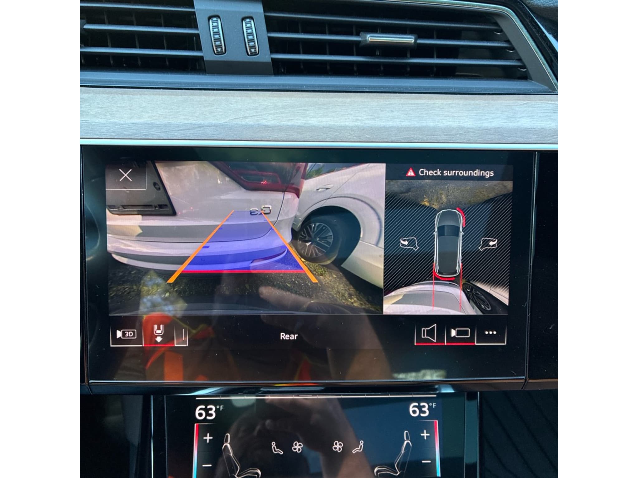 2024 Audi Q8 e-tron view 8