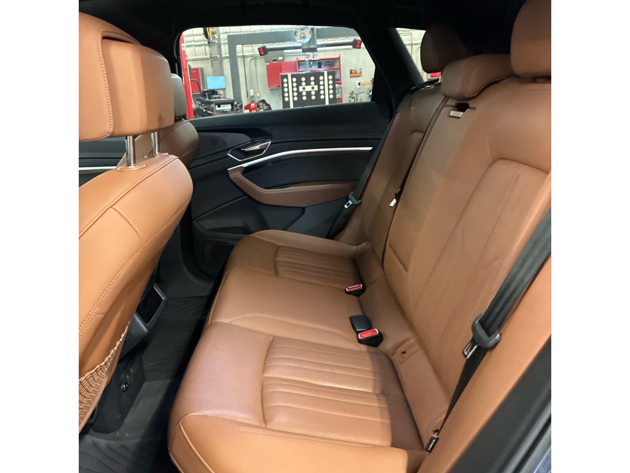 2024 Audi Q8 e-tron view 7