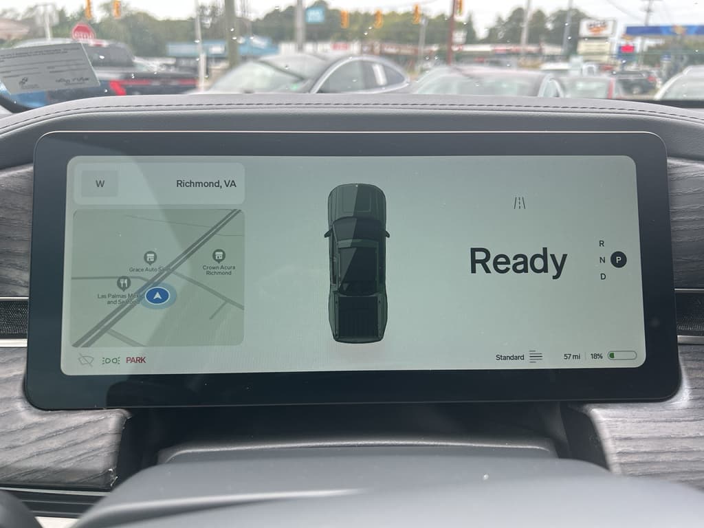 2023 Rivian R1T view 9