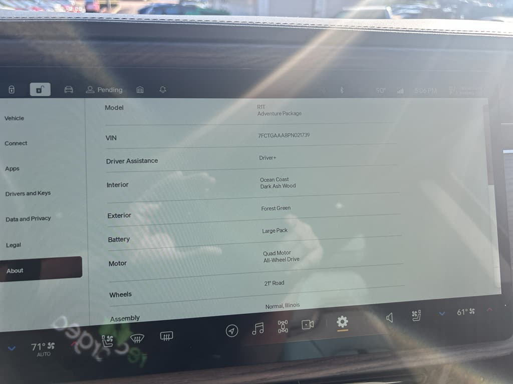 2023 Rivian R1T view 6
