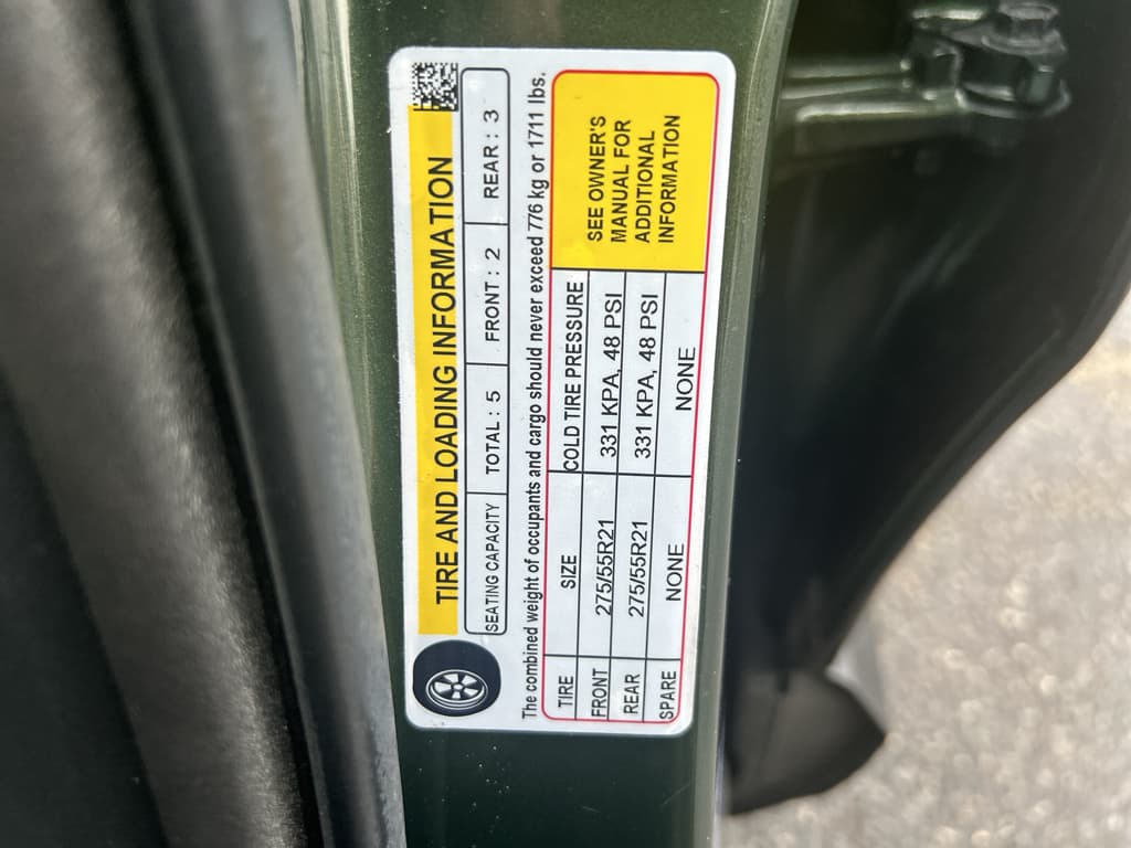 2023 Rivian R1T view 30
