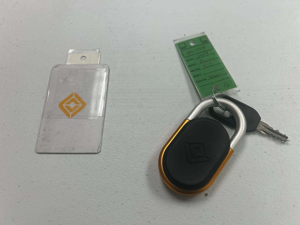 2023 Rivian R1T view 14