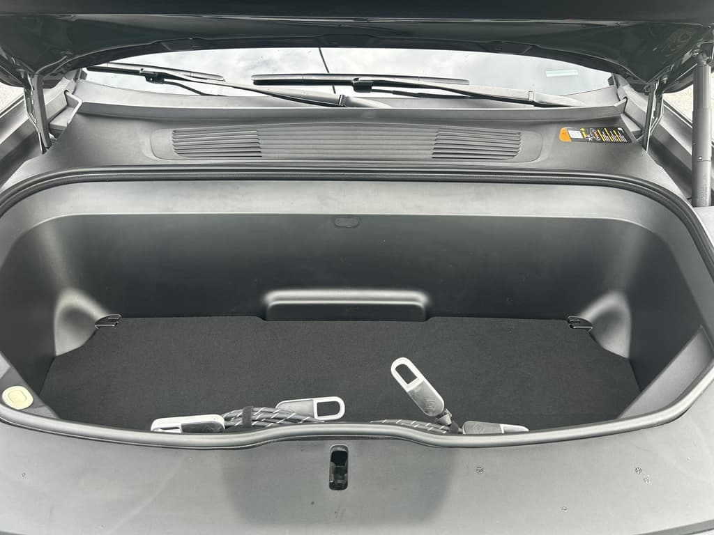 2023 Rivian R1T view 18