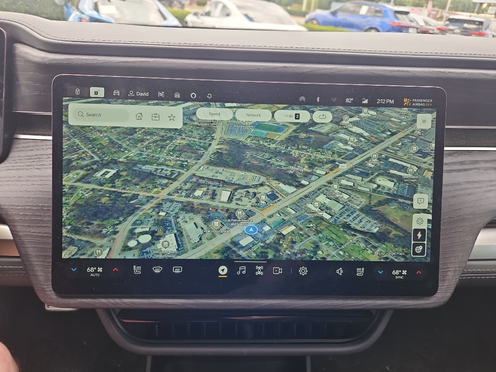 2023 Rivian R1T view 10