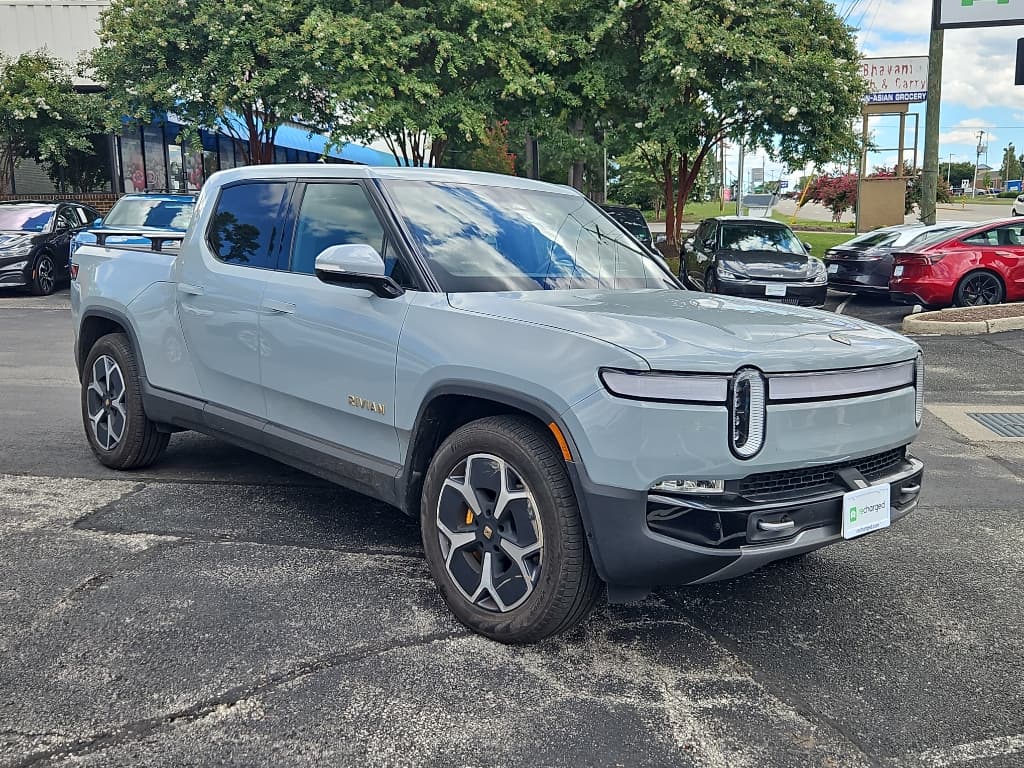 2023 Rivian R1T view 4