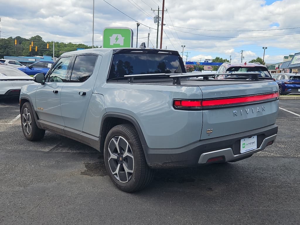2023 Rivian R1T view 2