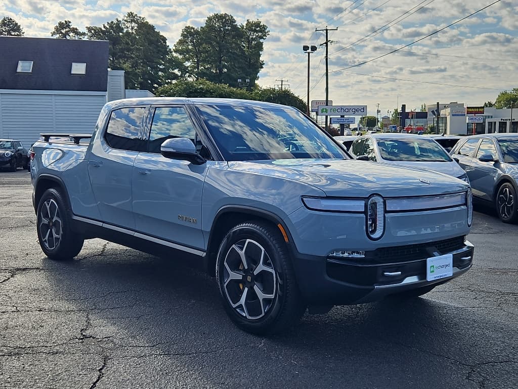 2023 Rivian R1T view 4