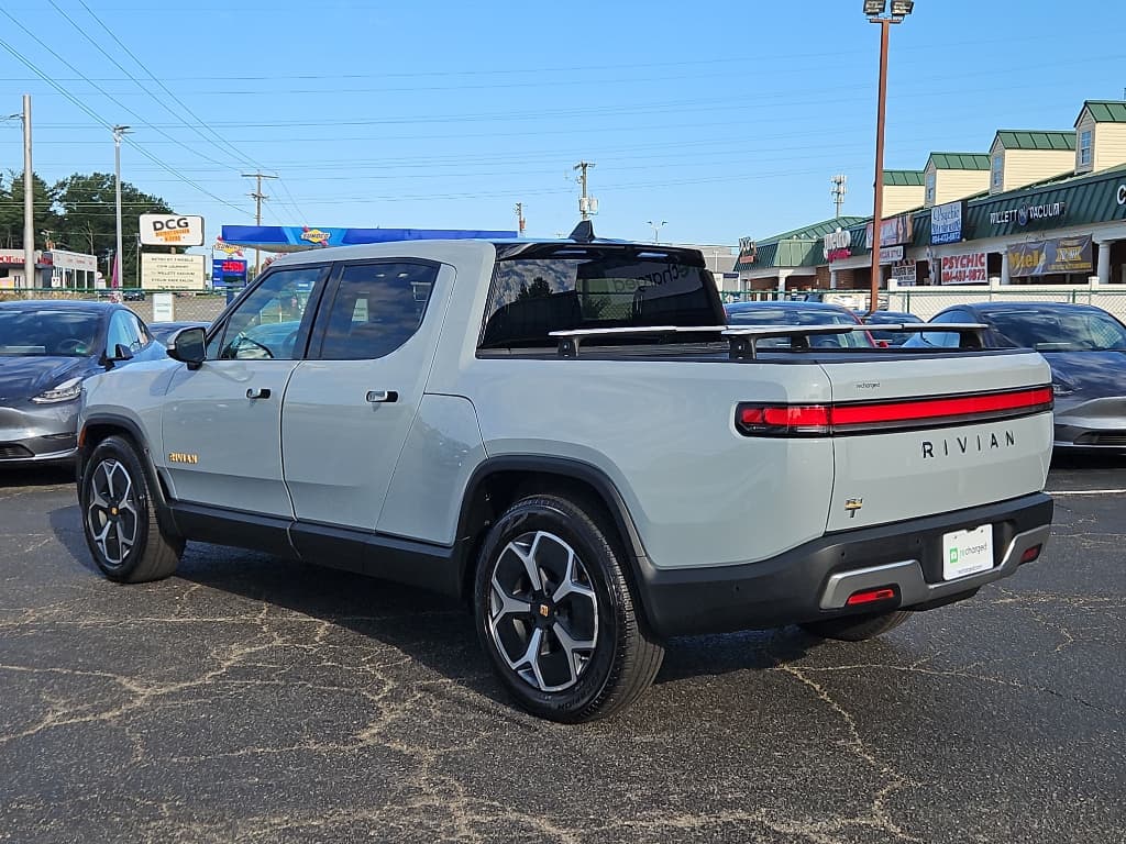 2023 Rivian R1T view 2