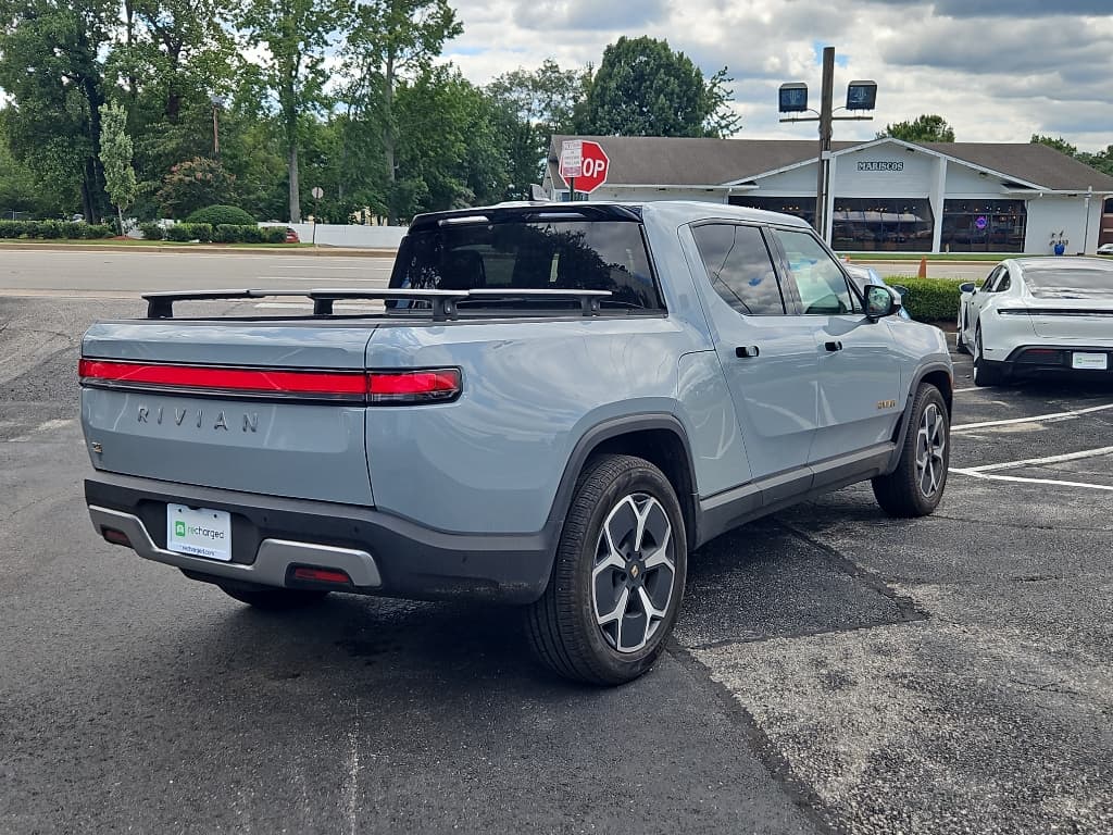 2023 Rivian R1T view 3